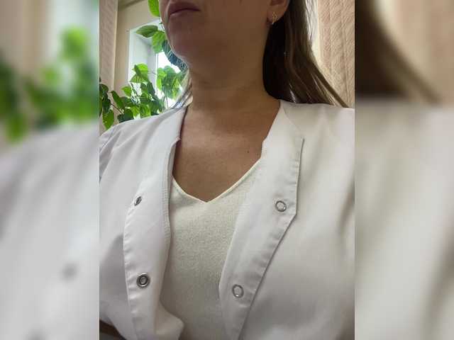 -Jolly-'s BongaCams show and profile