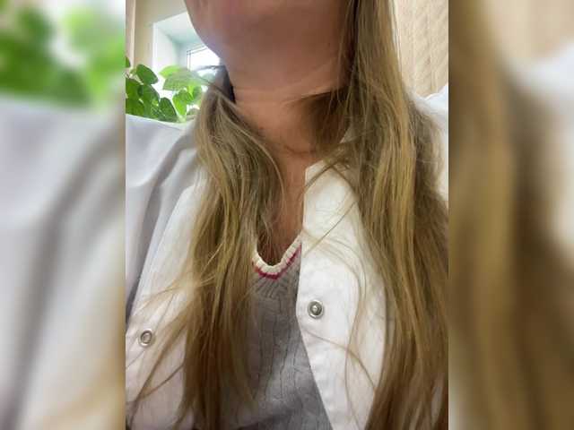 -Jolly-'s BongaCams show and profile