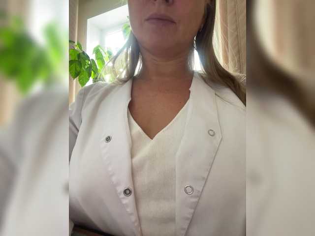 -Jolly-'s BongaCams show and profile