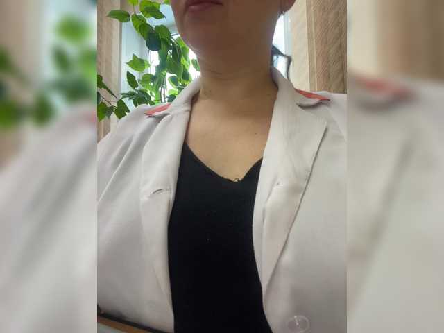 -Jolly-'s BongaCams show and profile