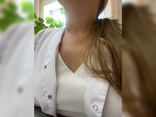 -Jolly-'s BongaCams show and profile