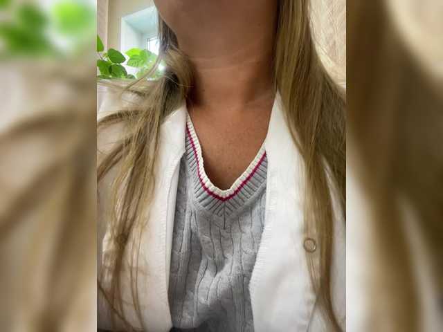 -Jolly-'s BongaCams show and profile