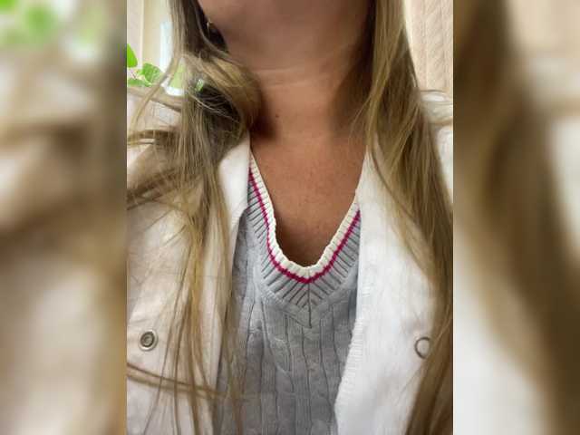 -Jolly-'s BongaCams show and profile