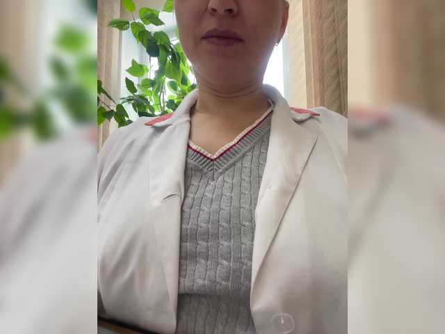 -Jolly-'s BongaCams show and profile