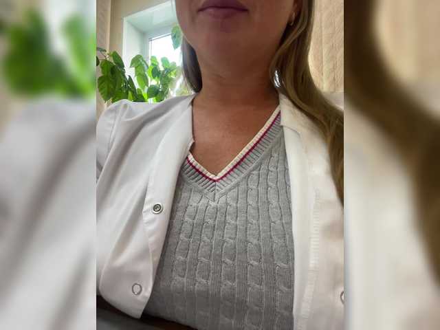 -Jolly-'s BongaCams show and profile