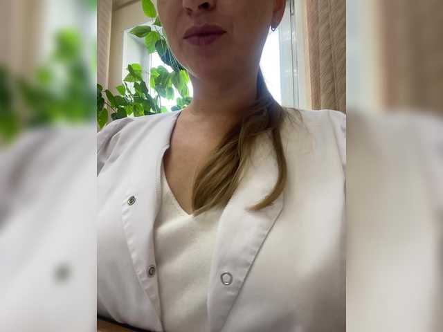 -Jolly-'s BongaCams show and profile