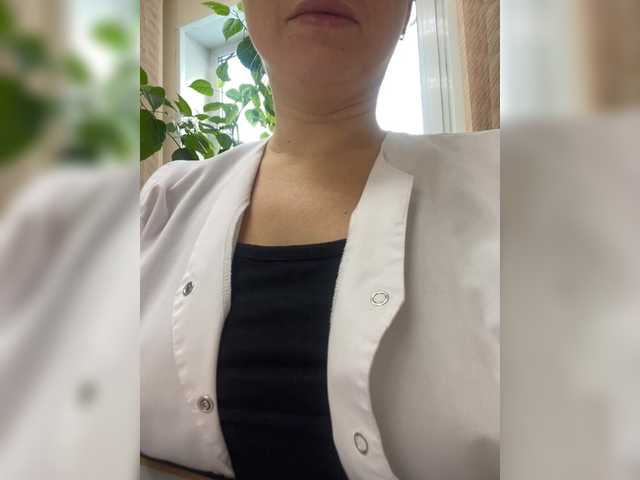 -Jolly-'s BongaCams show and profile