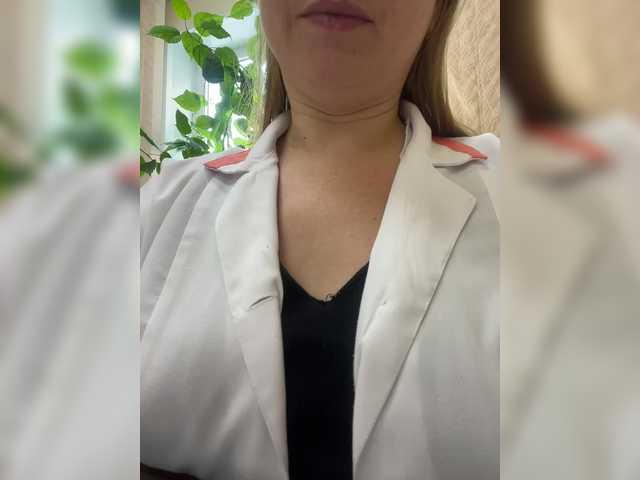 -Jolly-'s BongaCams show and profile