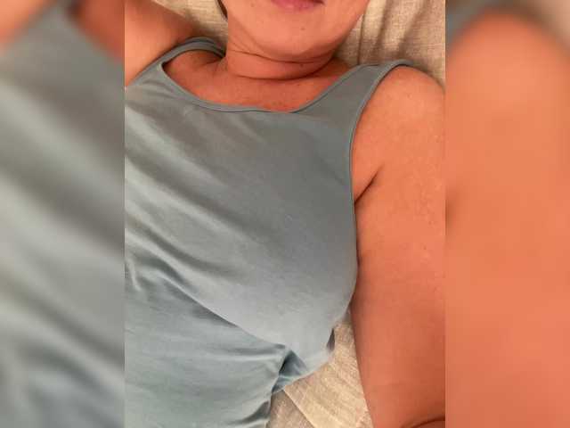 -Jolly-'s BongaCams show and profile