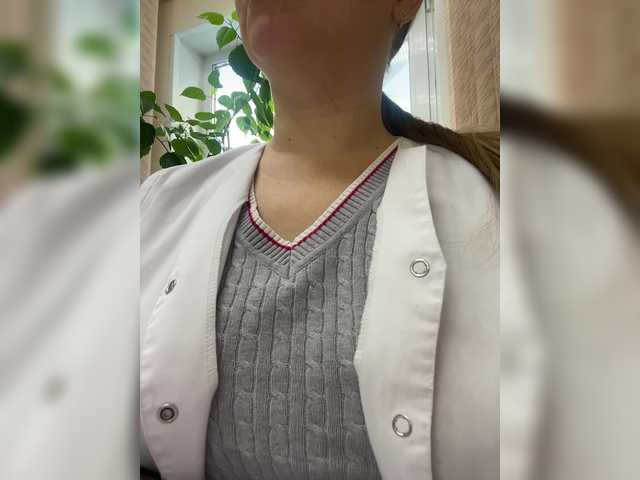 -Jolly-'s BongaCams show and profile