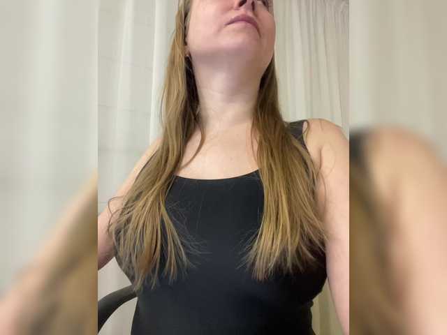 -Jolly-'s BongaCams show and profile