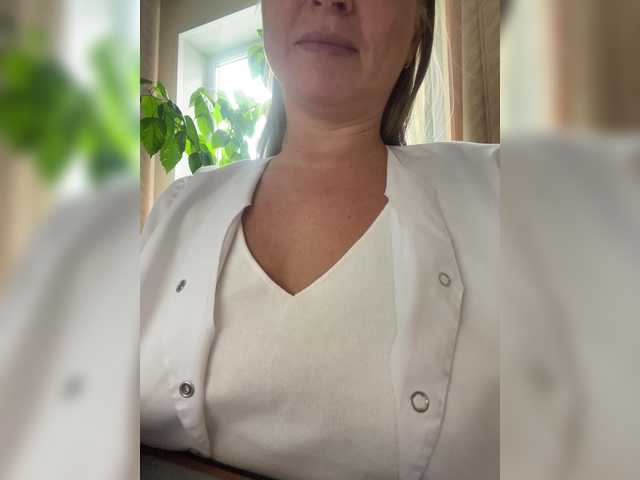 -Jolly-'s BongaCams show and profile