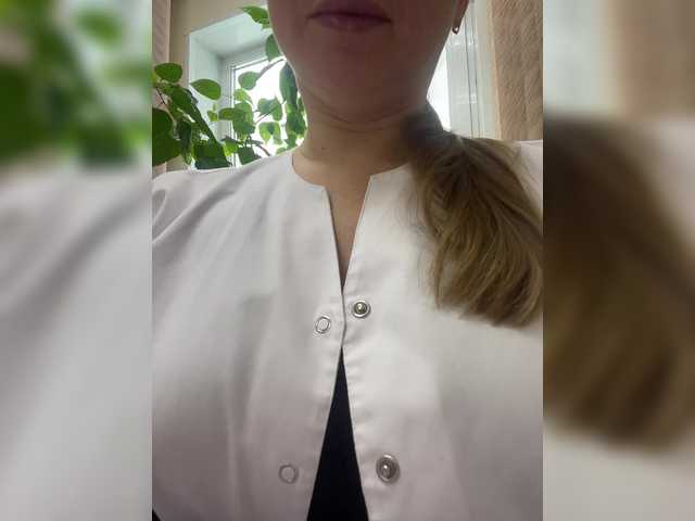 -Jolly-'s BongaCams show and profile