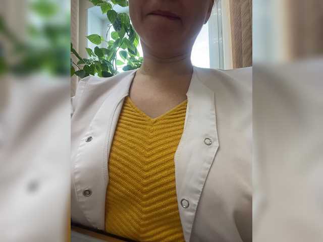 -Jolly-'s BongaCams show and profile