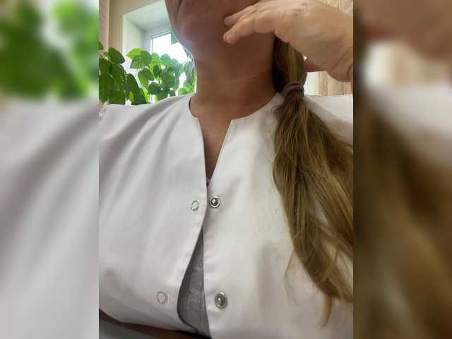 -Jolly-'s BongaCams show and profile