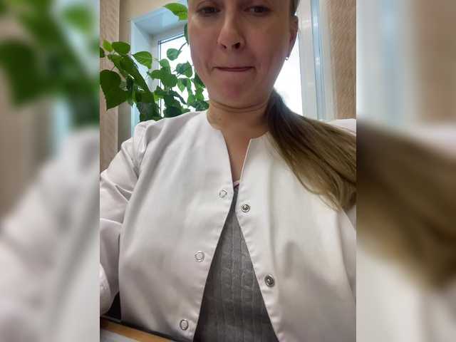 -Jolly-'s BongaCams show and profile