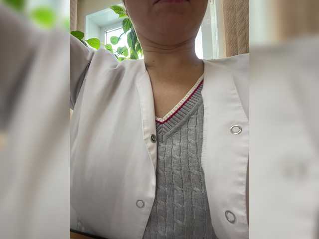 -Jolly-'s BongaCams show and profile