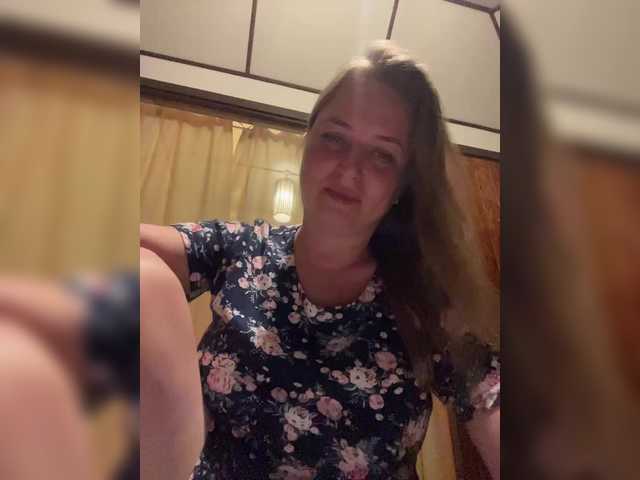 -Jolly-'s BongaCams show and profile