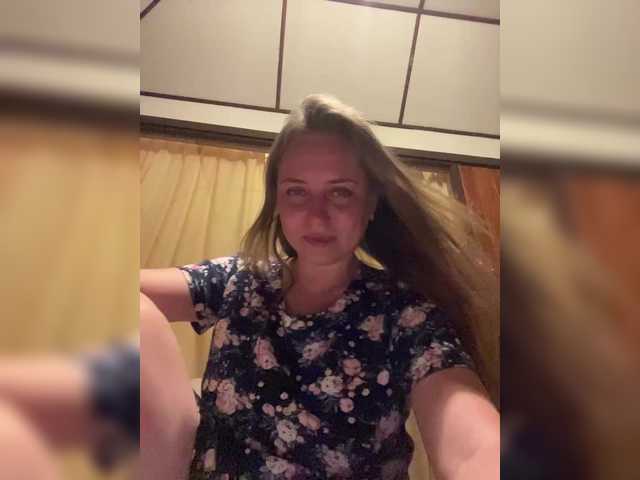 -Jolly-'s BongaCams show and profile