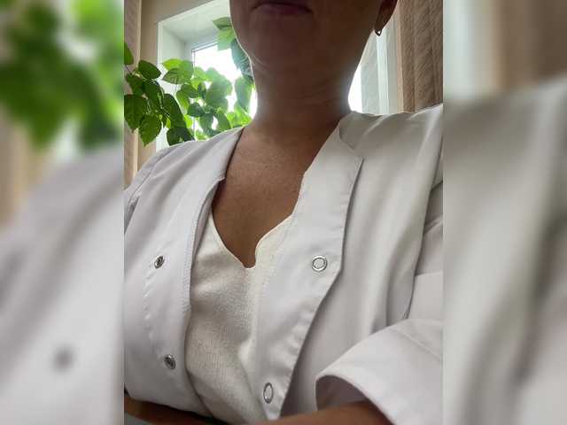 -Jolly-'s BongaCams show and profile