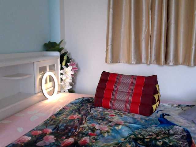 Kinnaree's BongaCams show and profile