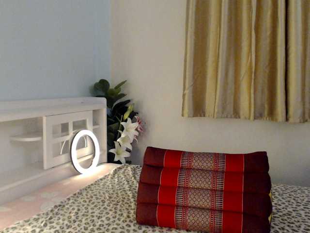 Kinnaree's BongaCams show and profile