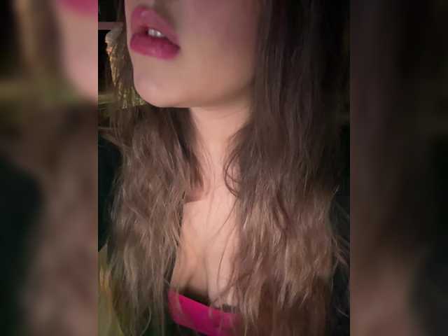 L0lly-D0lly's BongaCams show and profile