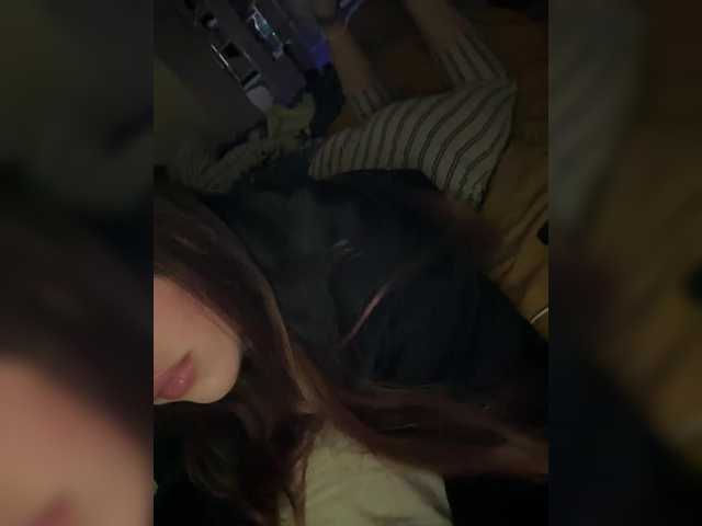 L0lly-D0lly's BongaCams show and profile