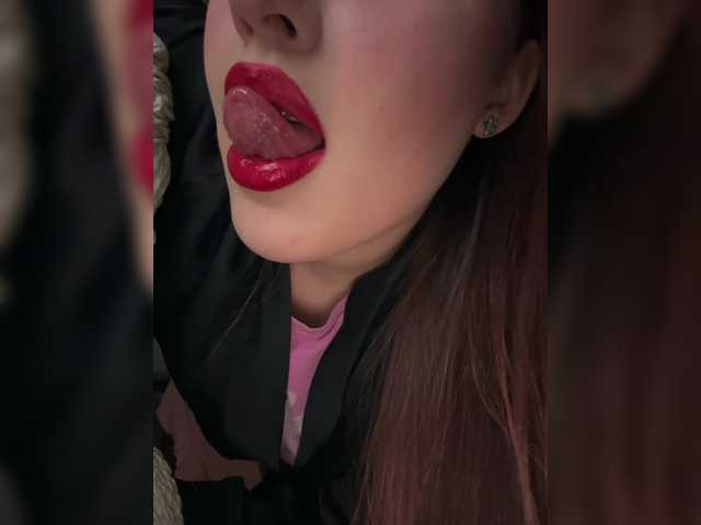 L0lly-D0lly's BongaCams show and profile