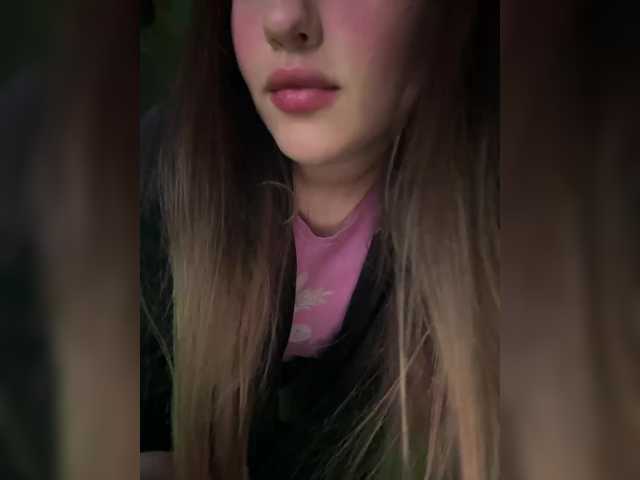 L0lly-D0lly's BongaCams show and profile