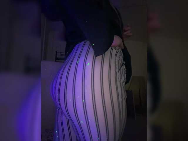 L0lly-D0lly's BongaCams show and profile