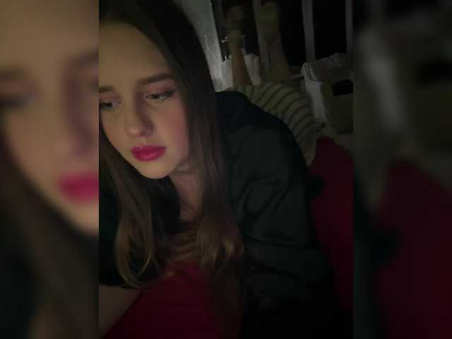 L0lly-D0lly's BongaCams show and profile