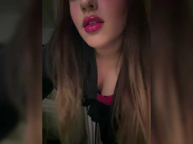 L0lly-D0lly's BongaCams show and profile