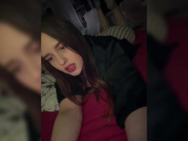 L0lly-D0lly's BongaCams show and profile