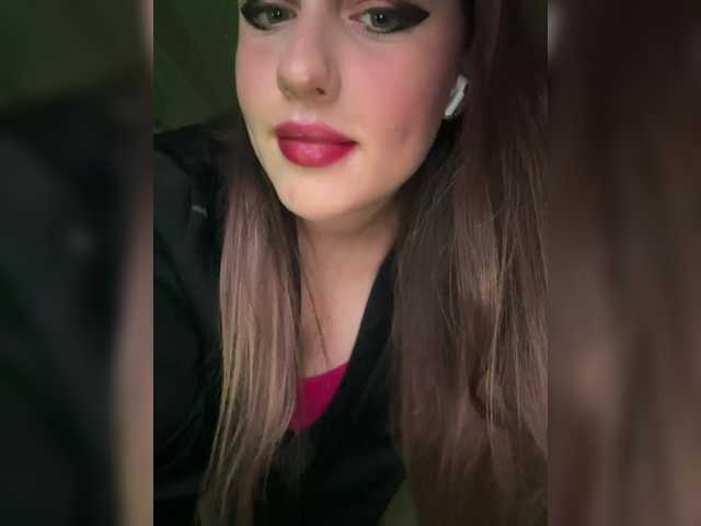 L0lly-D0lly's BongaCams show and profile