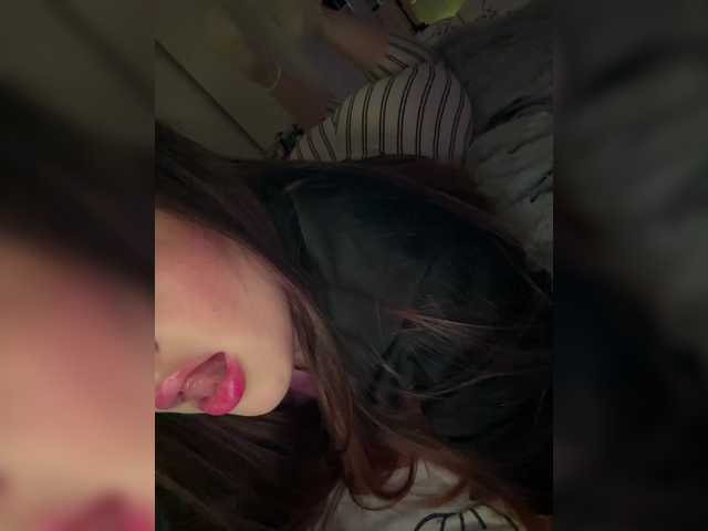 L0lly-D0lly's BongaCams show and profile