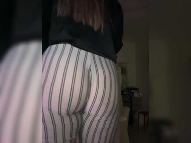 L0lly-D0lly's BongaCams show and profile