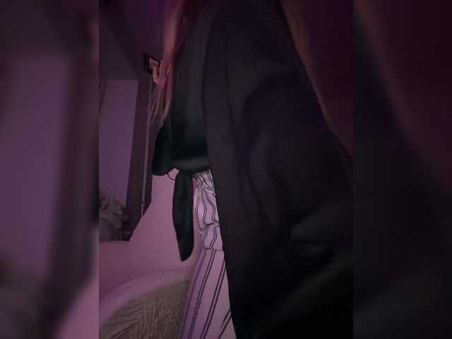 L0lly-D0lly's BongaCams show and profile