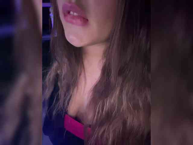 L0lly-D0lly Live Webcam on BongaCams