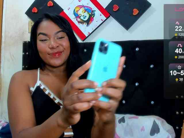 EbonnyLatinx webcam