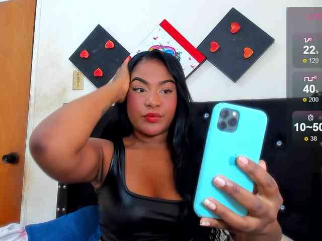 EbonnyLatinx webcam