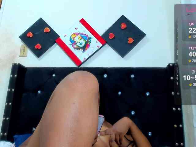 EbonnyLatinx webcam