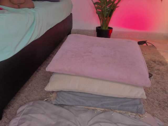 Kahia-swt's BongaCams show and profile