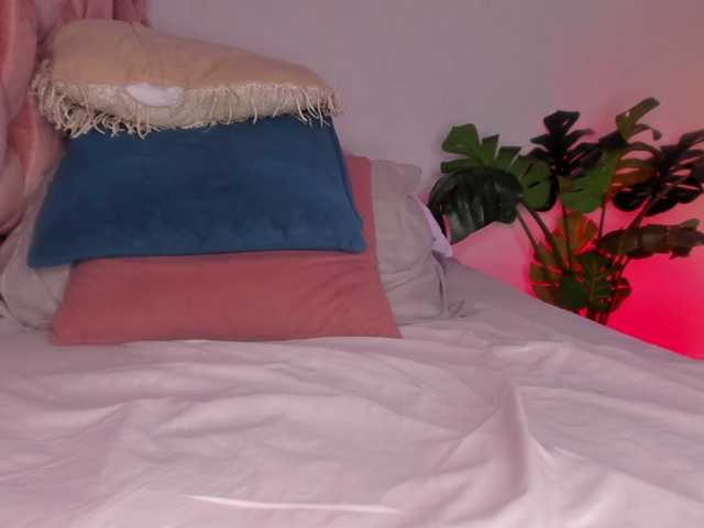 Kahia-swt's BongaCams show and profile