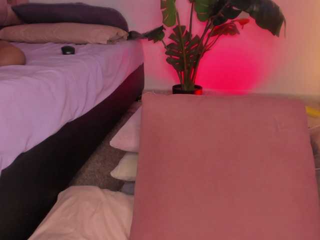 Kahia-swt's BongaCams show and profile