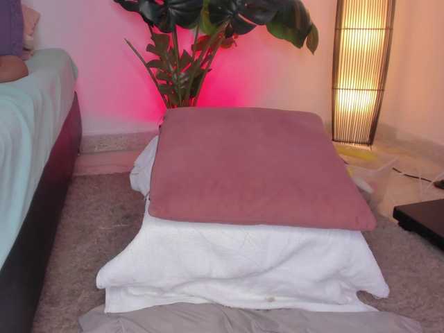 Kahia-swt's BongaCams show and profile