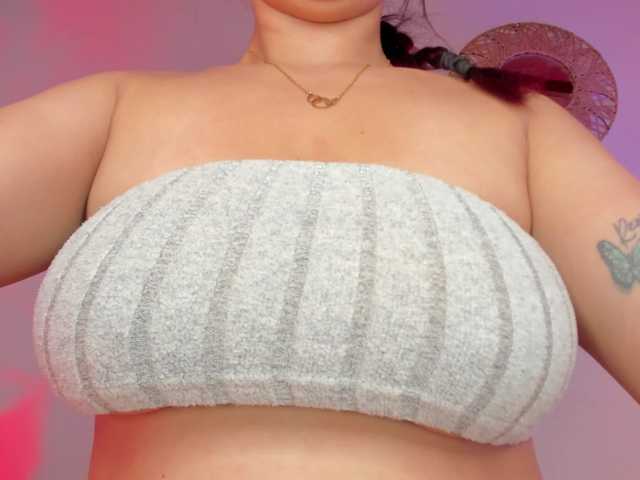 Kahia-swt's BongaCams show and profile