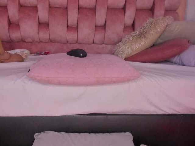 Kahia-swt's BongaCams show and profile