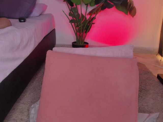 Kahia-swt's BongaCams show and profile