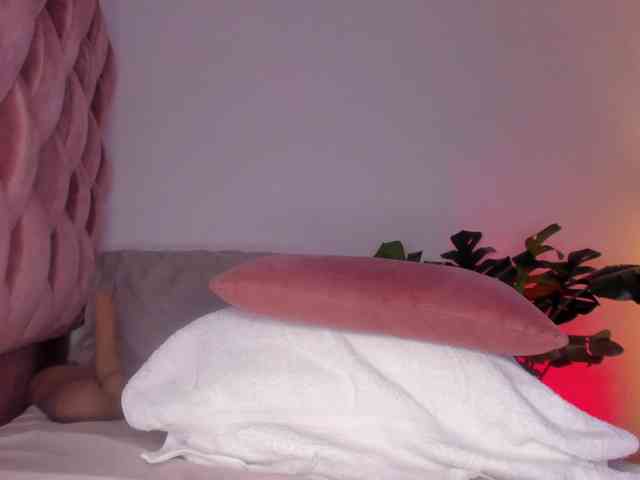 Kahia-swt Live Webcam on BongaCams